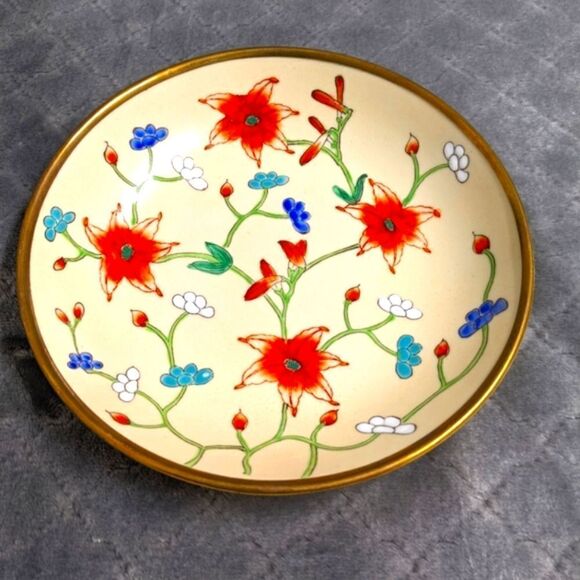 Vintage 79/80 Hand Painted Porcelain Dish with Brass Bottom Made in Hong Kong - Picture 14 of 15